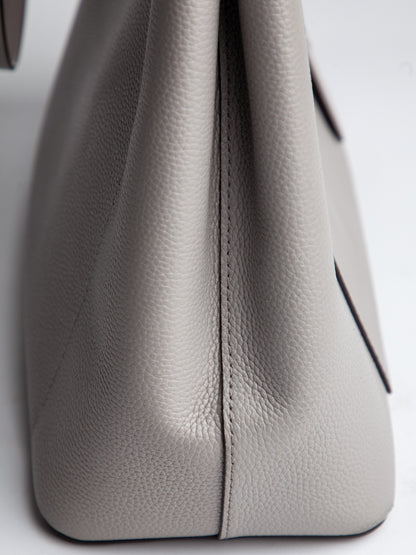 Good Michael Kors Gray Leather Handbag with Shoulder Strap