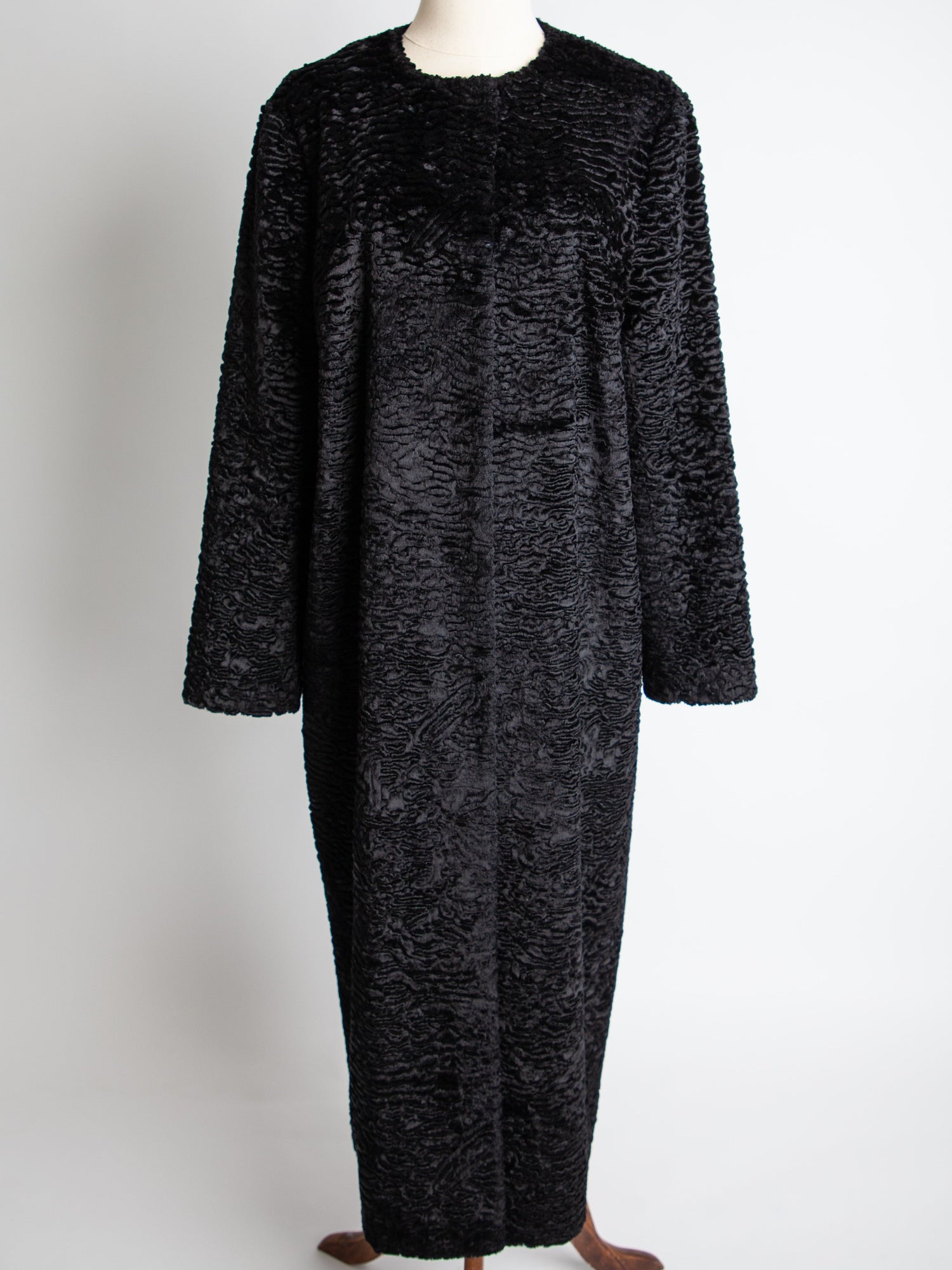 Excellent A LA RUSSE Black Long Coat Size M with Textured Pattern