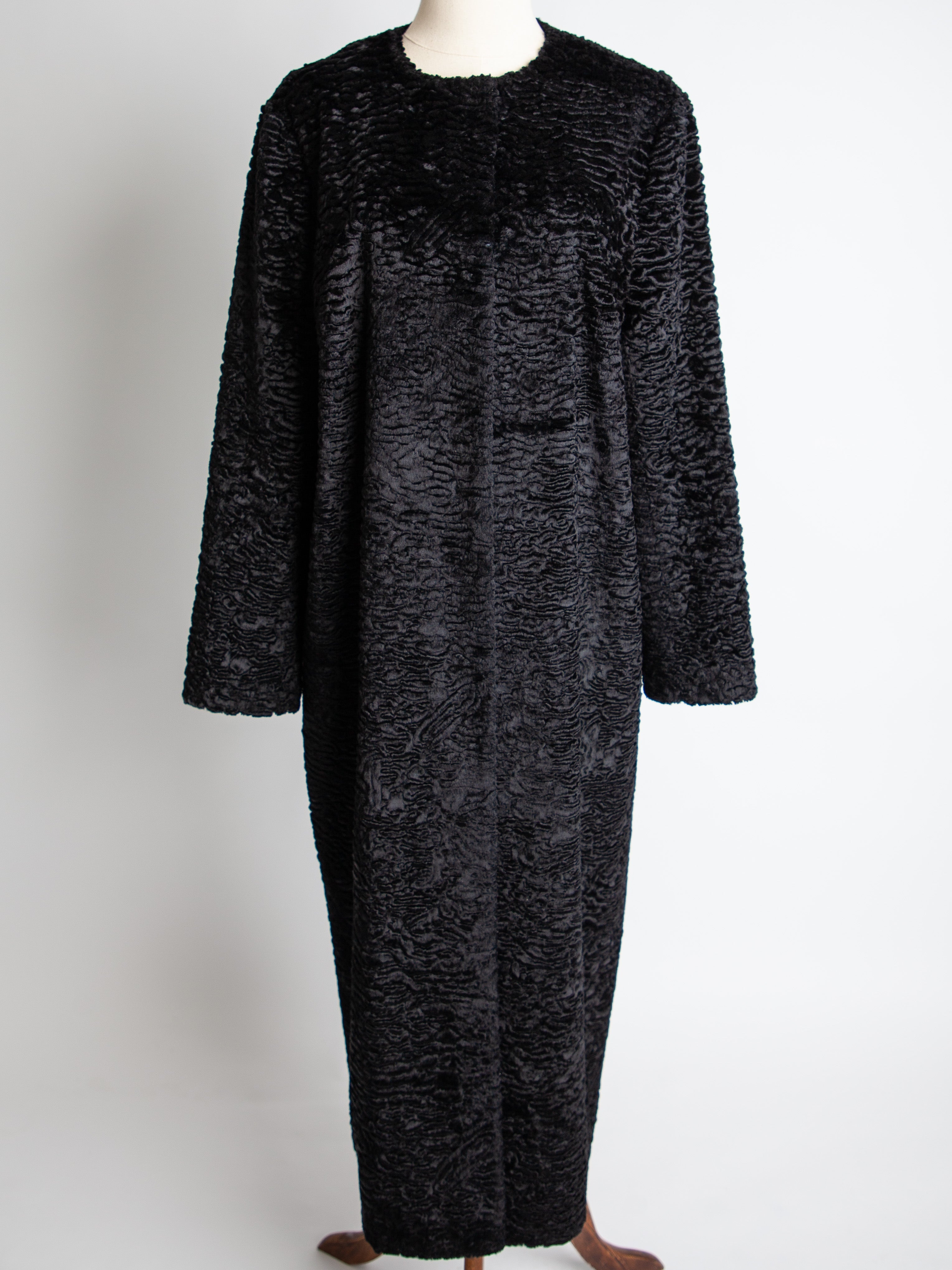 Excellent A LA RUSSE Black Long Coat Size M with Textured Pattern
