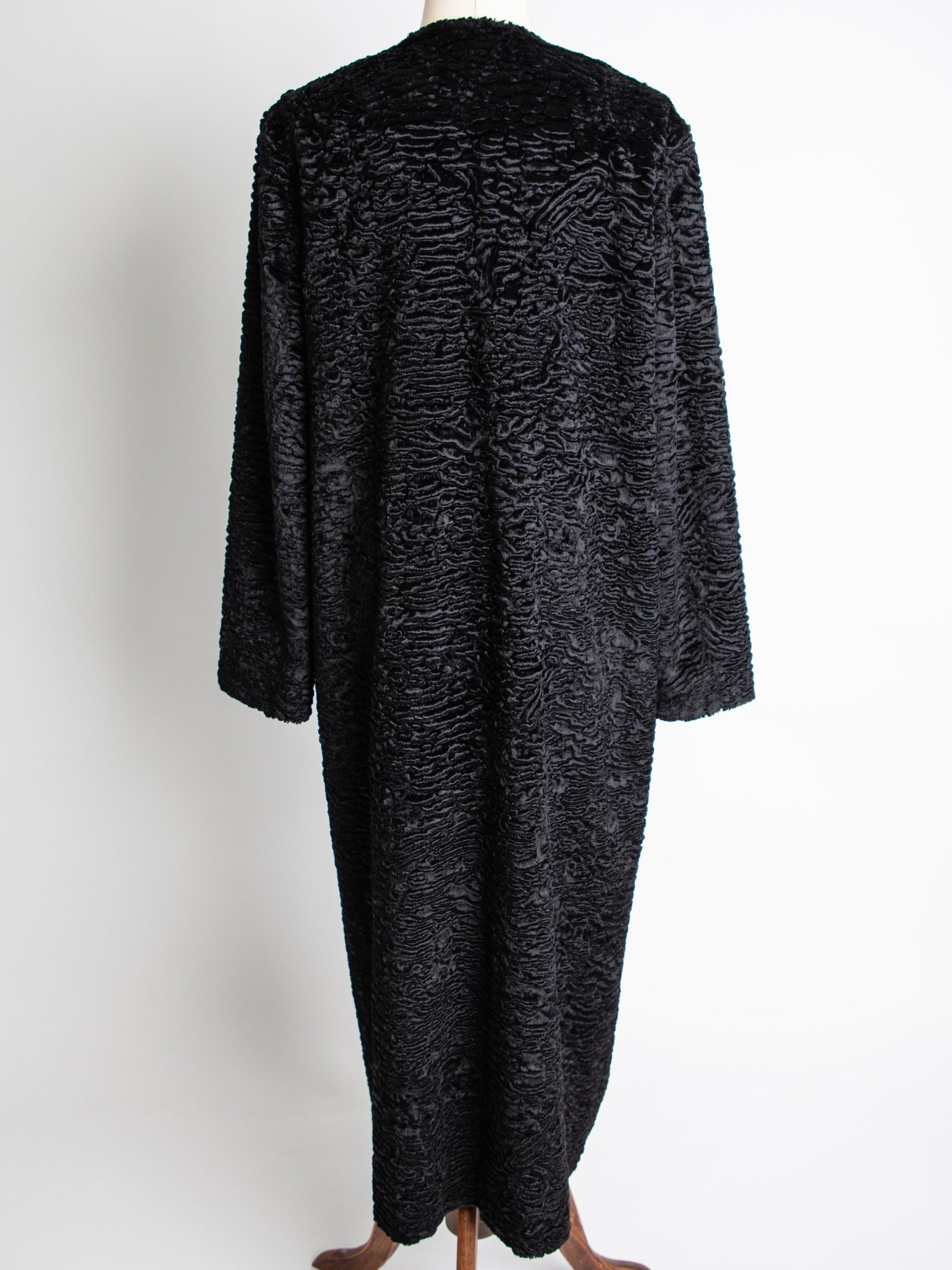 Excellent A LA RUSSE Black Long Coat Size M with Textured Pattern