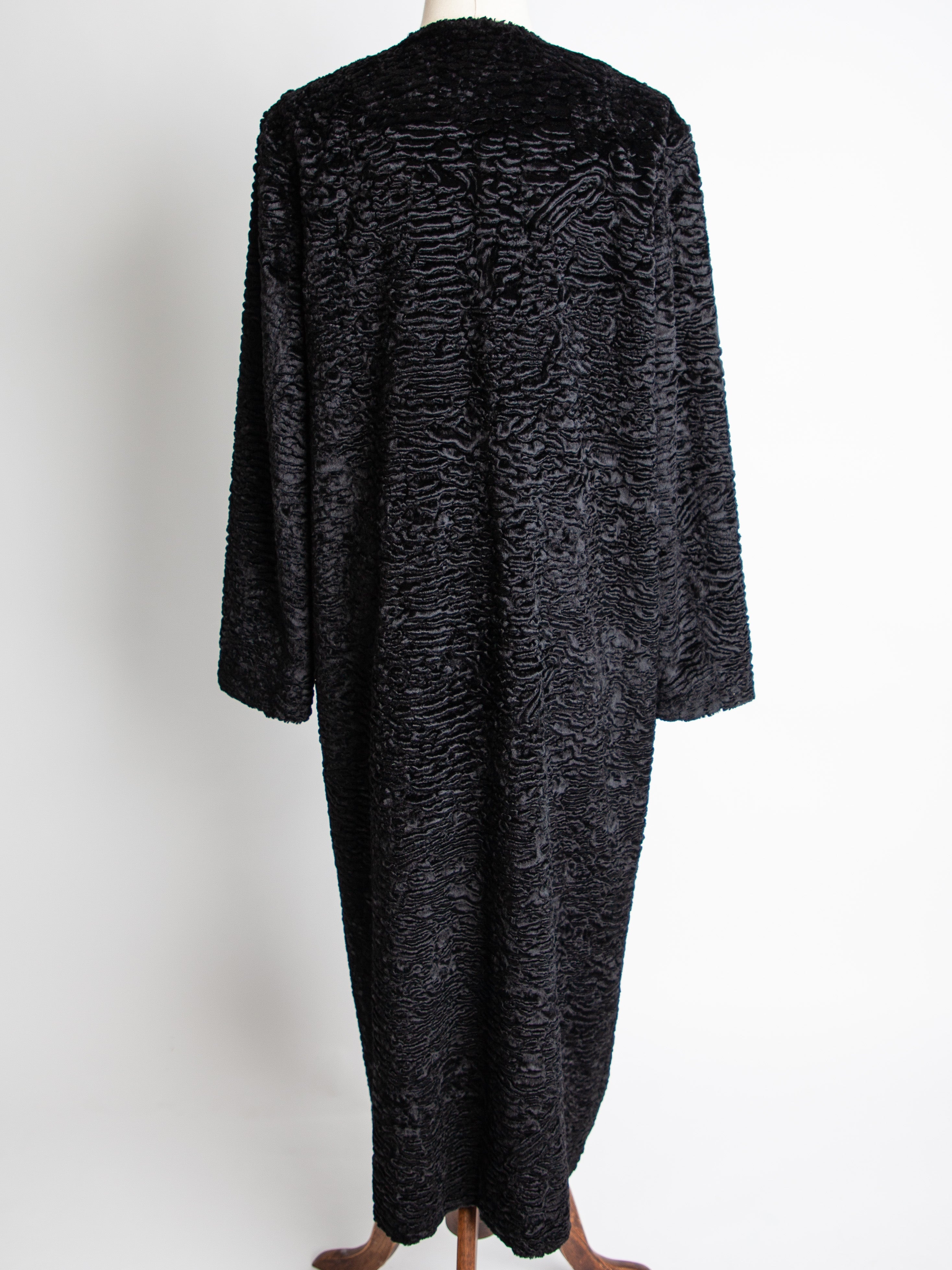 Excellent A LA RUSSE Black Long Coat Size M with Textured Pattern