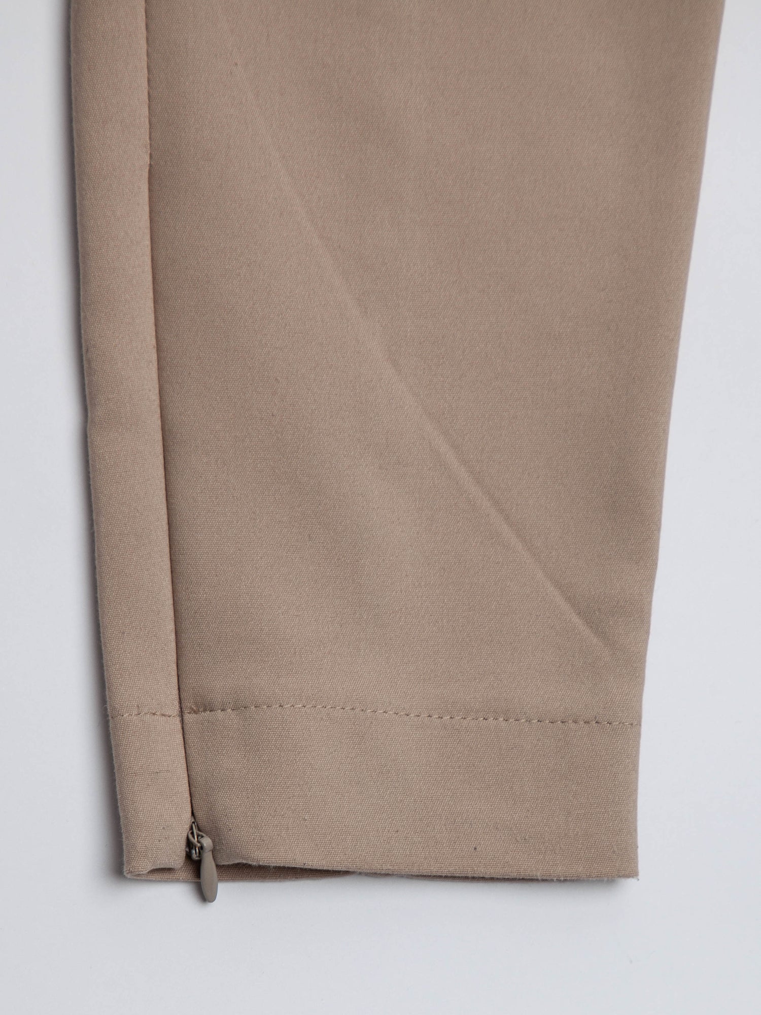 Good Condition NetWork White Acrylic Women’s Pants Size XS