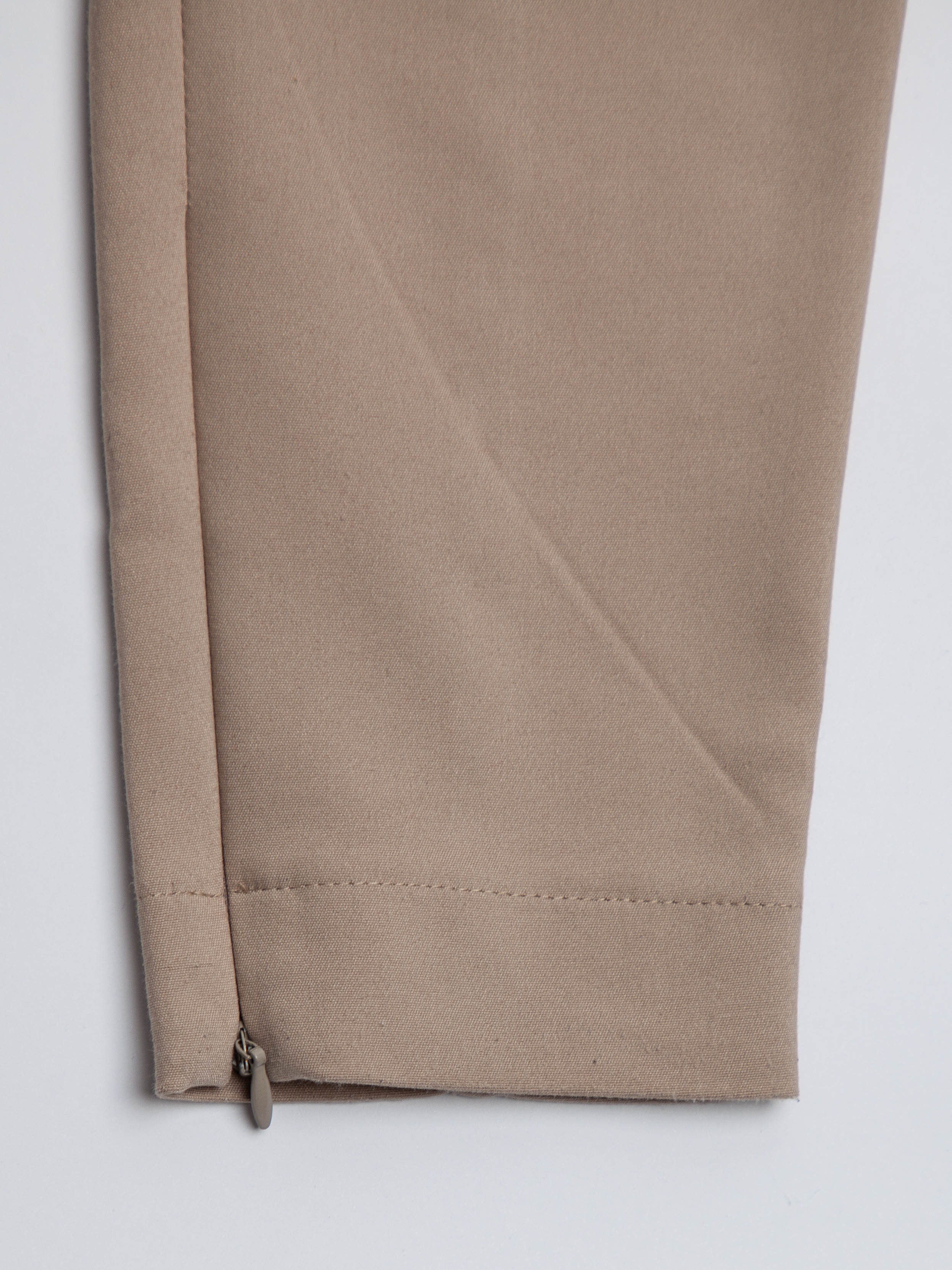 Good Condition NetWork White Acrylic Women’s Pants Size XS