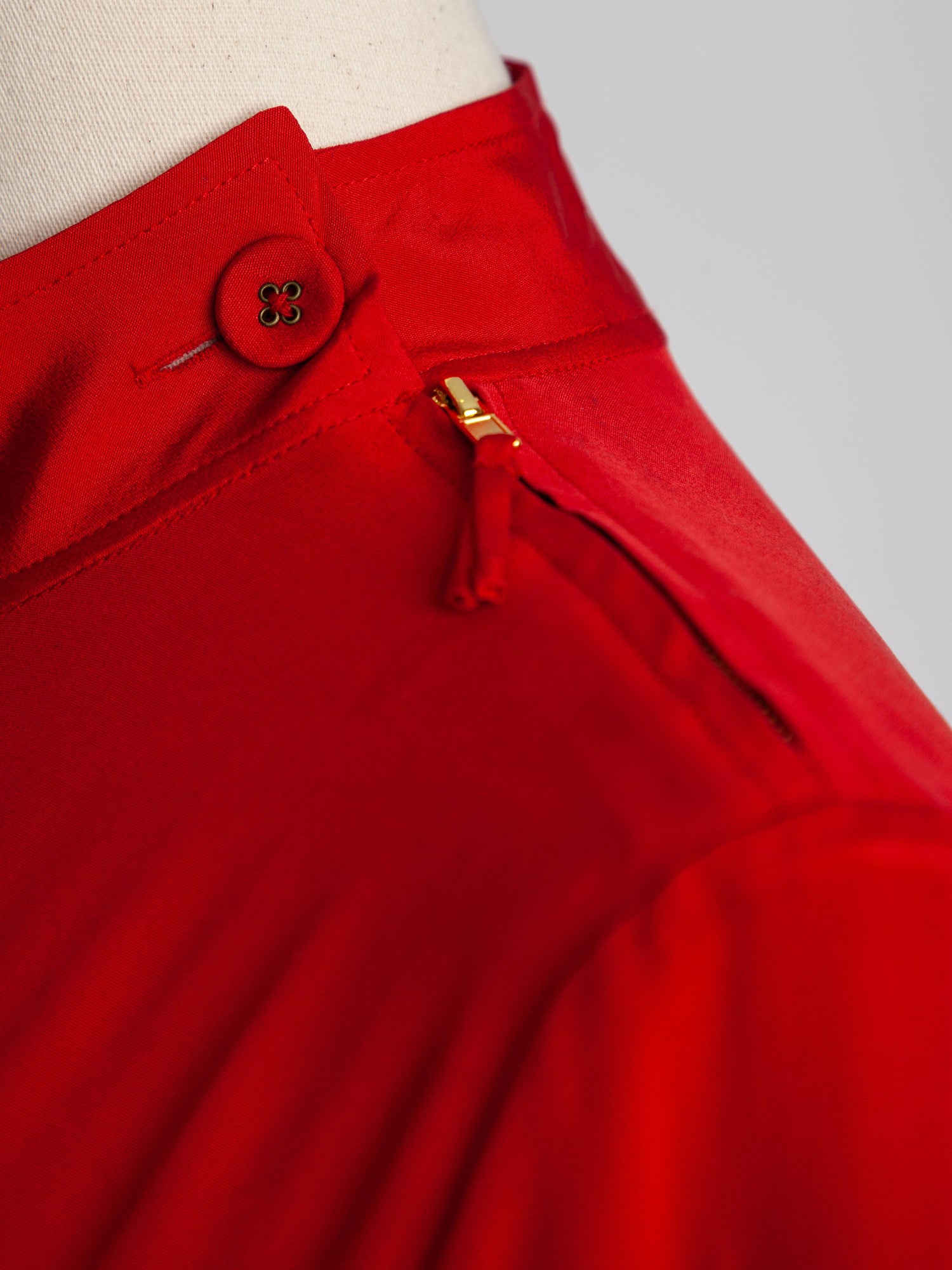 Good JAEGER Red Silk Blouse Size S with High Collar and Loose Fit