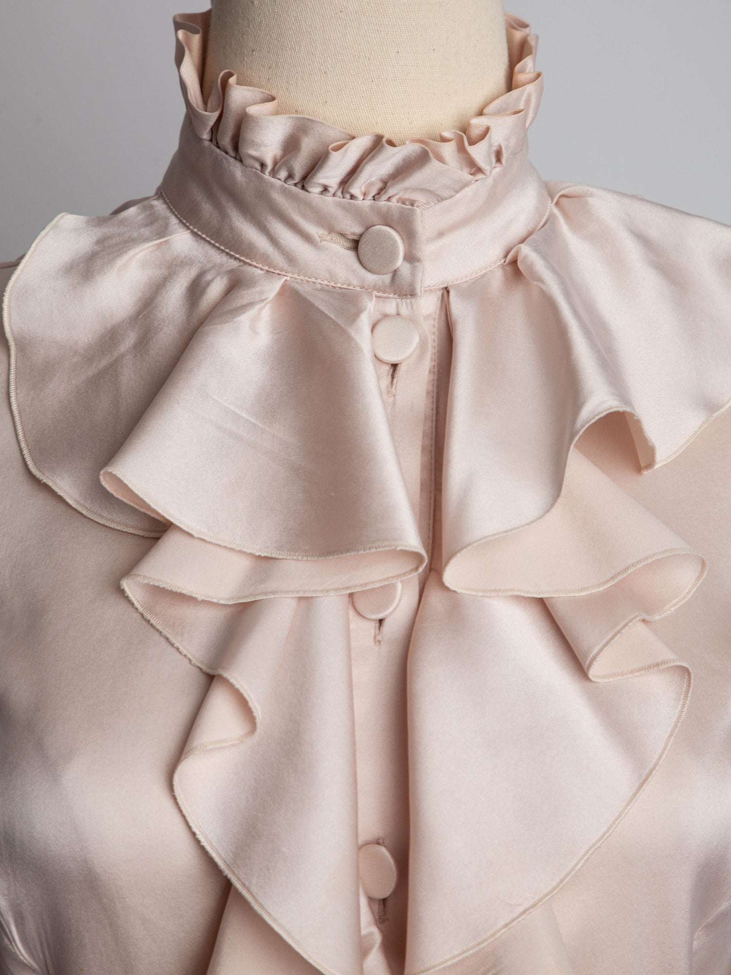 Good Emporio Armani White Silk Blouse Size XXS with Ruffles