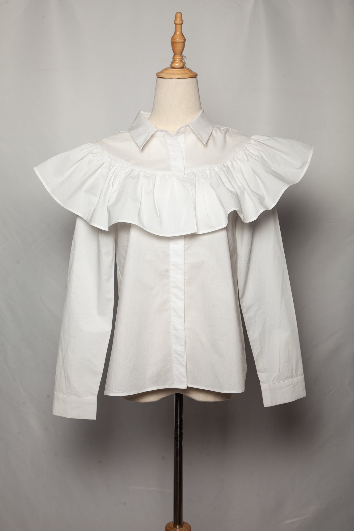 Good English Factory White Long Sleeve Blouse Size S with Ruffled Collar