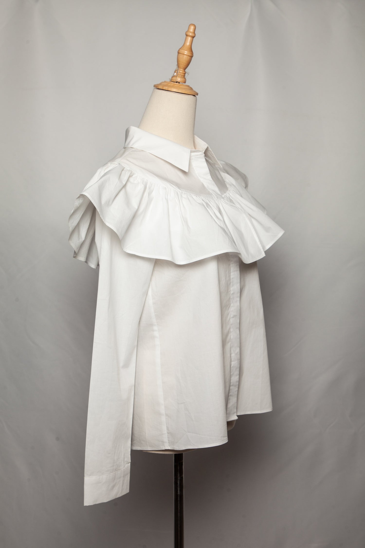 Good English Factory White Long Sleeve Blouse Size S with Ruffled Collar