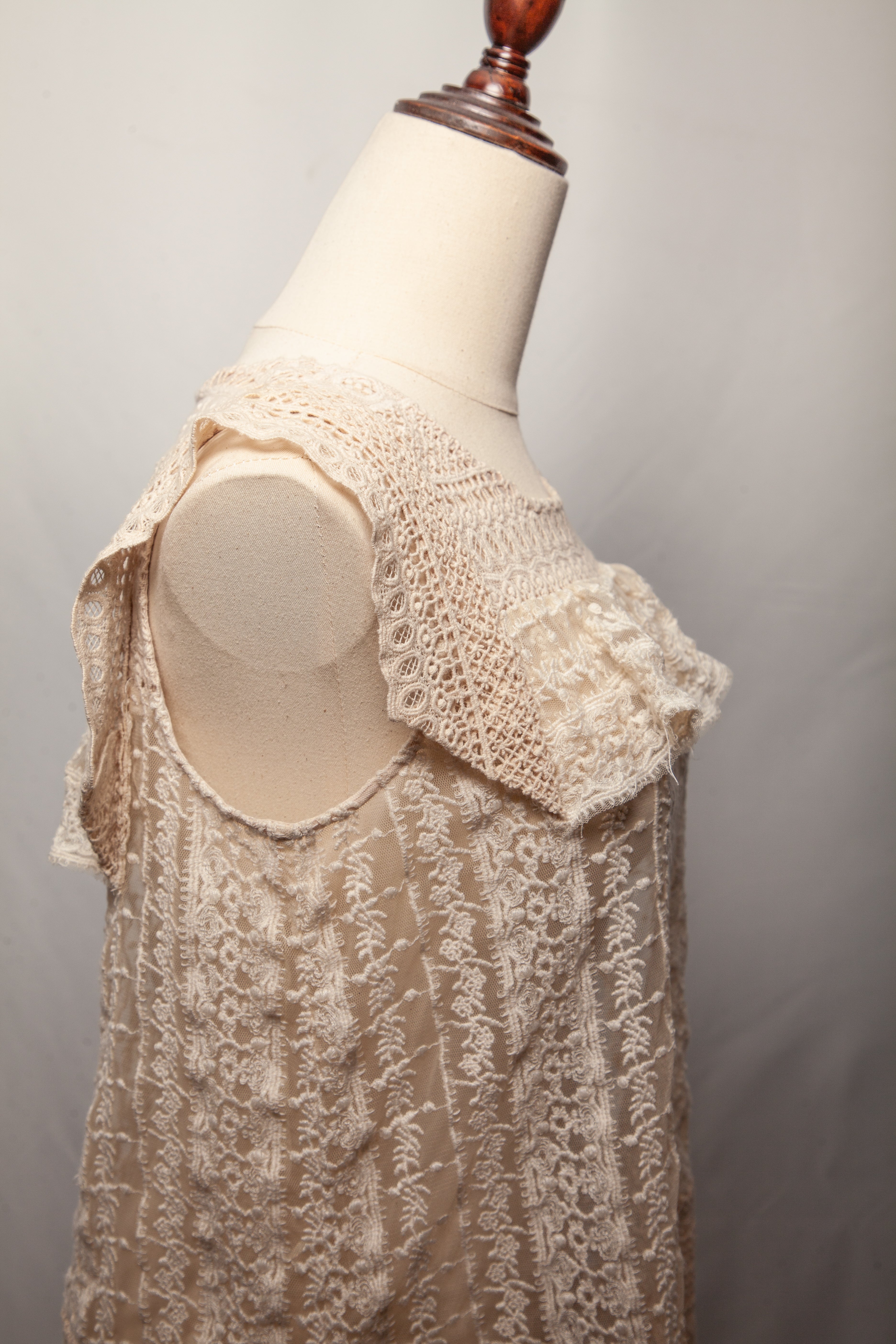 Good TWINSET White Sleeveless Lace Top Size XXS Women&