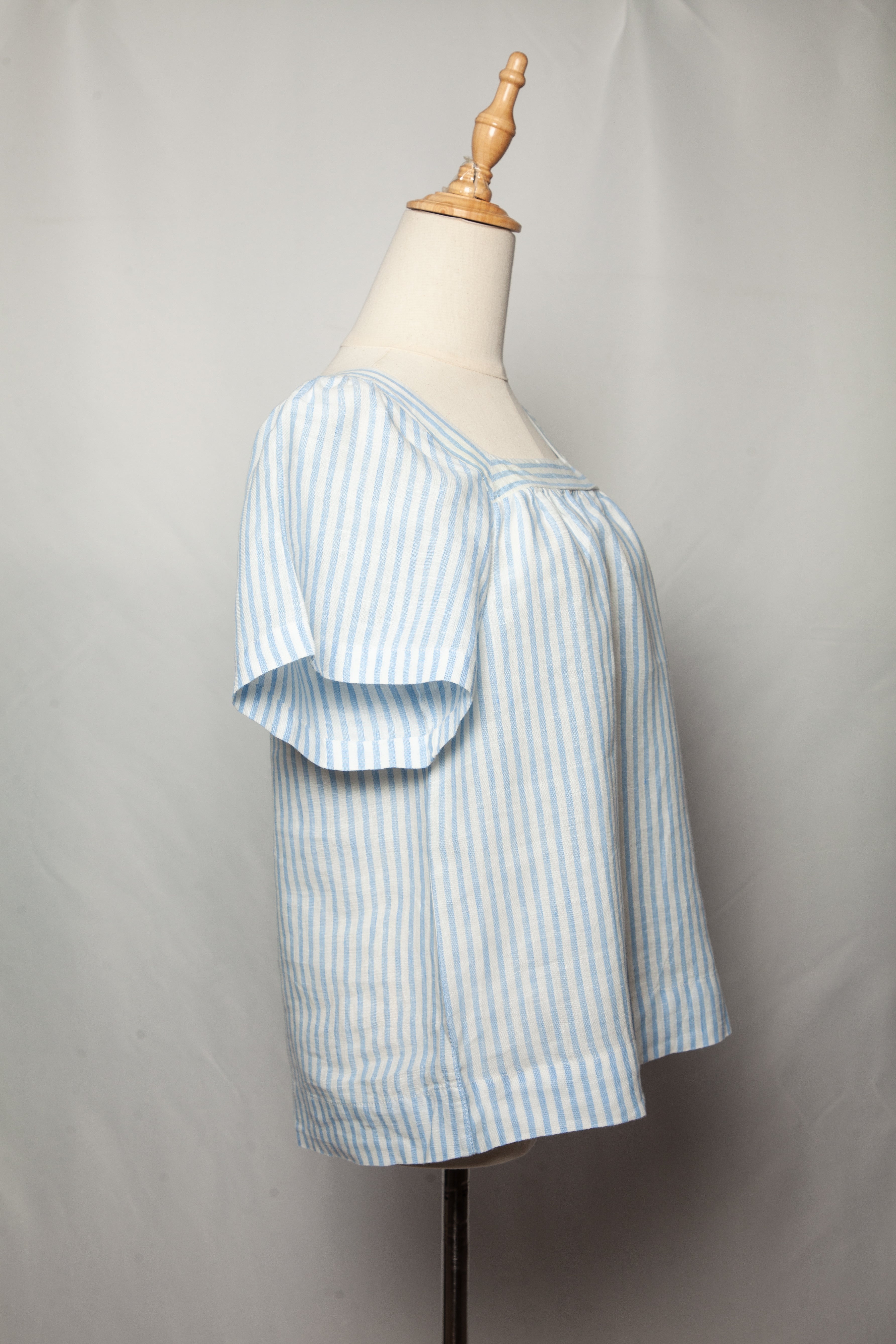 Good Saks Fifth Avenue Blue Striped Blouse Size S Women