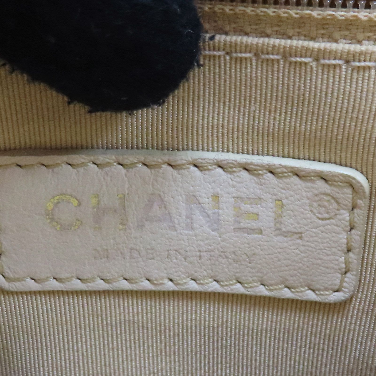 Chanel Matelasse Shoulder Handbag Calfskin Pink (no Card)