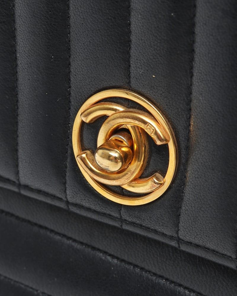 Chanel Circle Cc Horizontal Single Flap Crossbody Bag