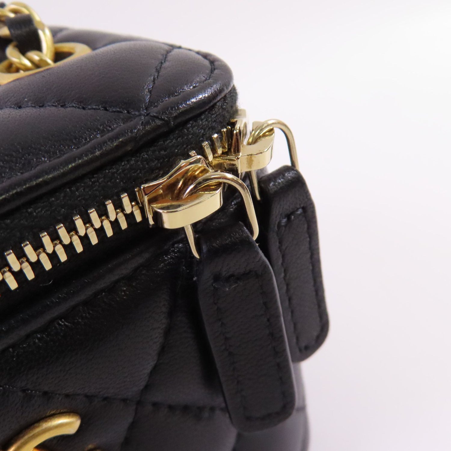 Chanel Black Sheepskin Leather Mini Vanity Case Shoulder Bag Lambskin (sheep Leather)