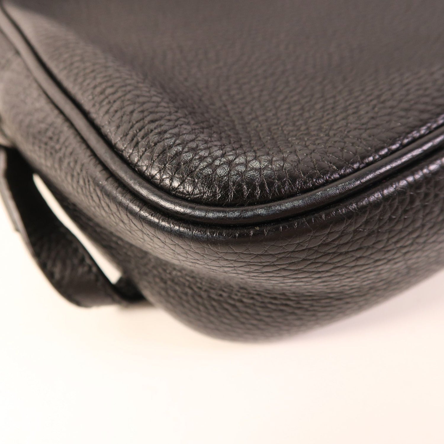 Gucci Cowhide Leather Shoulder Bag Black Calfskin (cowhide) 308364