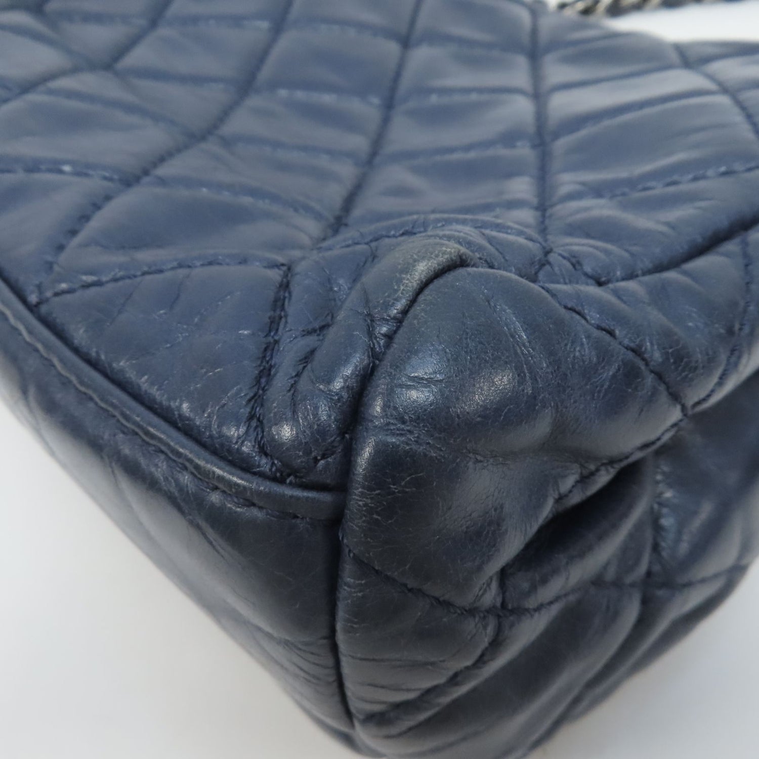 Chanel Blue Cowhide Leather Chain Shoulder Shoulder Back Bag Indigo S