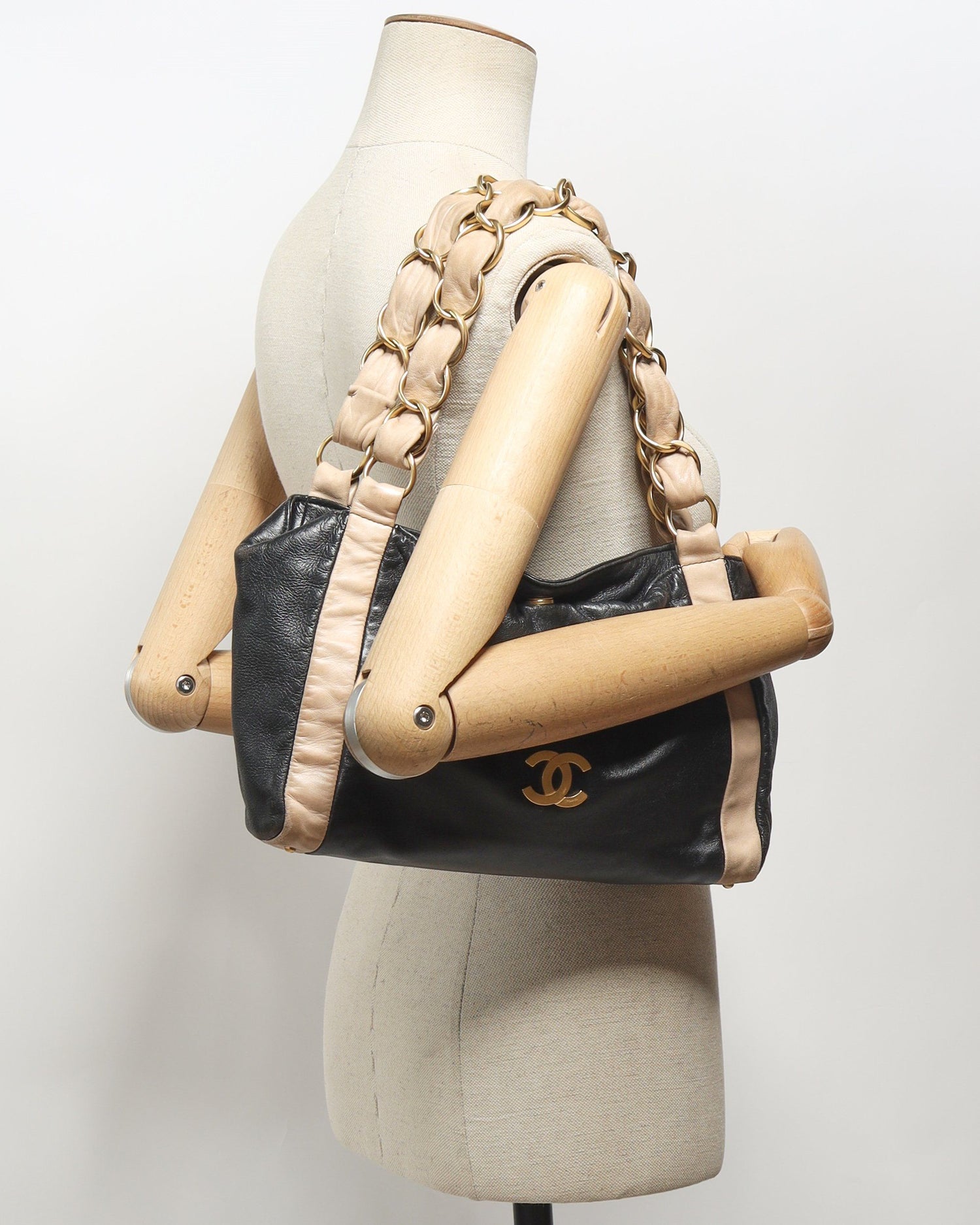 Chanel Olsen Cc Hobo Bag