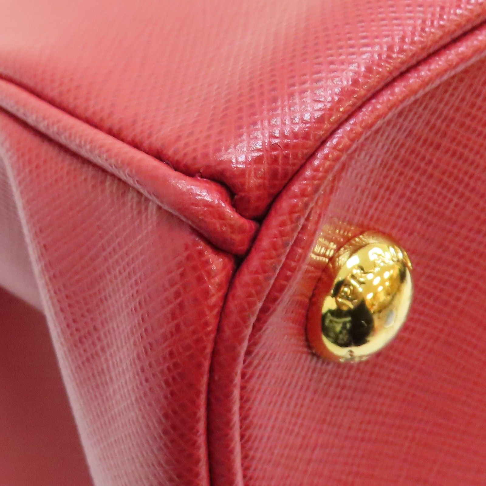 Prada Saffiano Galleria Medium Shoulder Bag Calfskin Red