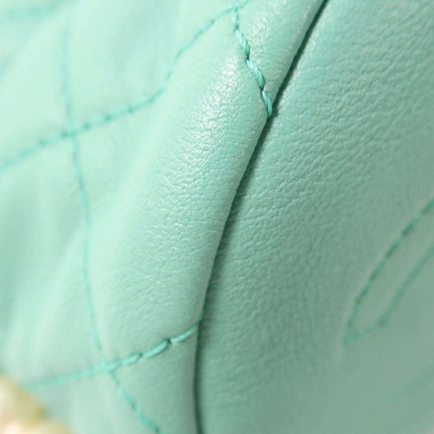 Chanel Green Sheepskin Leather Pearl Bucket Golden Shoulder Bucket Shoulder Bag Lambskin (sheep Leather)