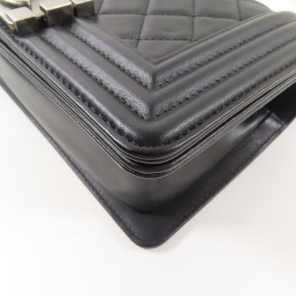 Chanel Black Cowhide Leather Boy 20 Cross Shoulder Bag Calfskin (cowhide) A 67085