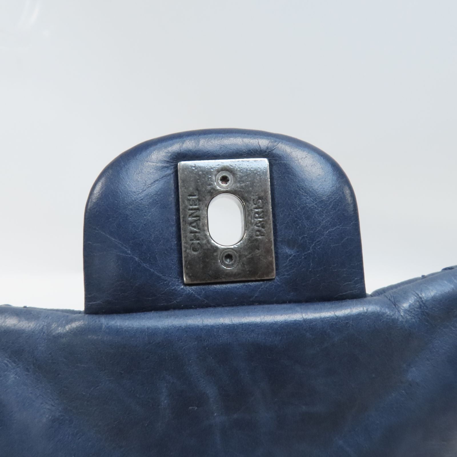 Chanel Blue Cowhide Leather Chain Shoulder Shoulder Back Bag Indigo S