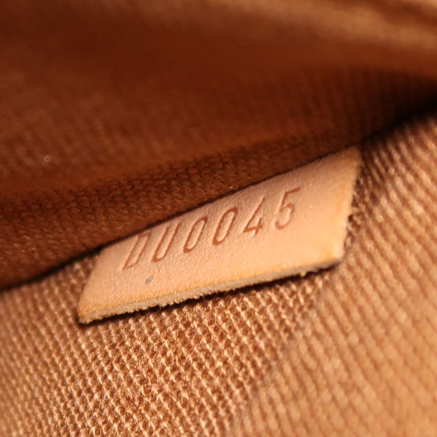 Louis Vuitton Batignolles Horizontal, Monogram