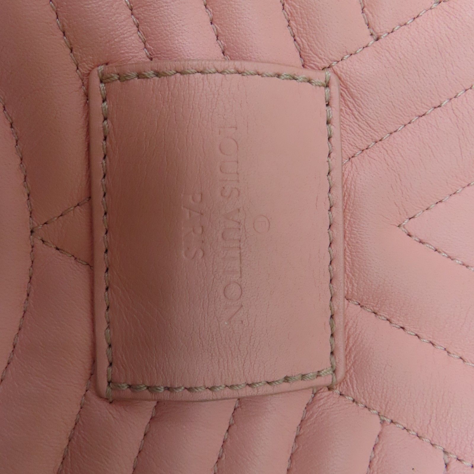 Louis Vuitton New Wave Love Lock Heart Shoulder Bag Calfskin Pink M 53205