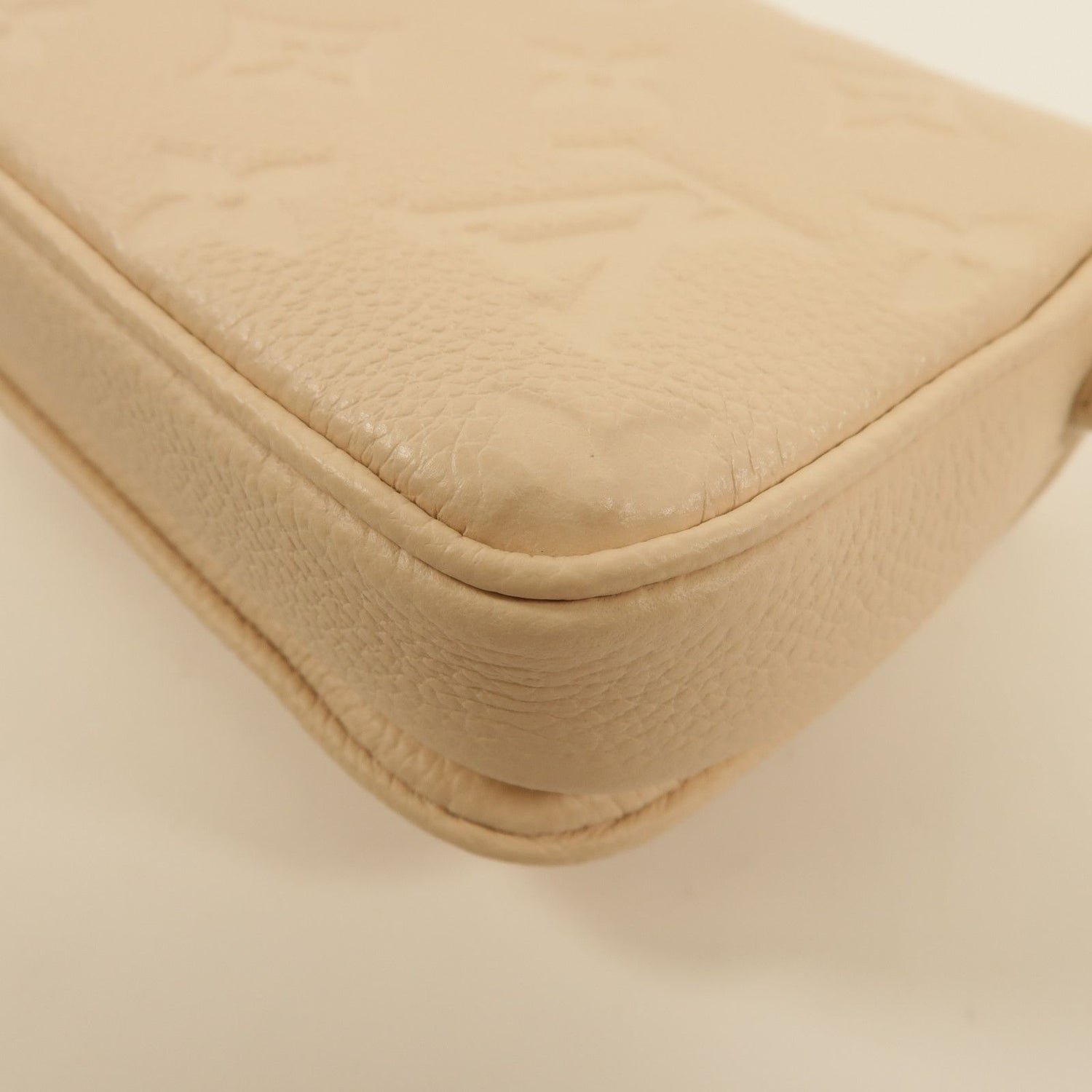 Louis Vuitton Empreinte Micro Metis Hand-turned Shoulder Bag Beige 2way Shoulder Bag M 81390