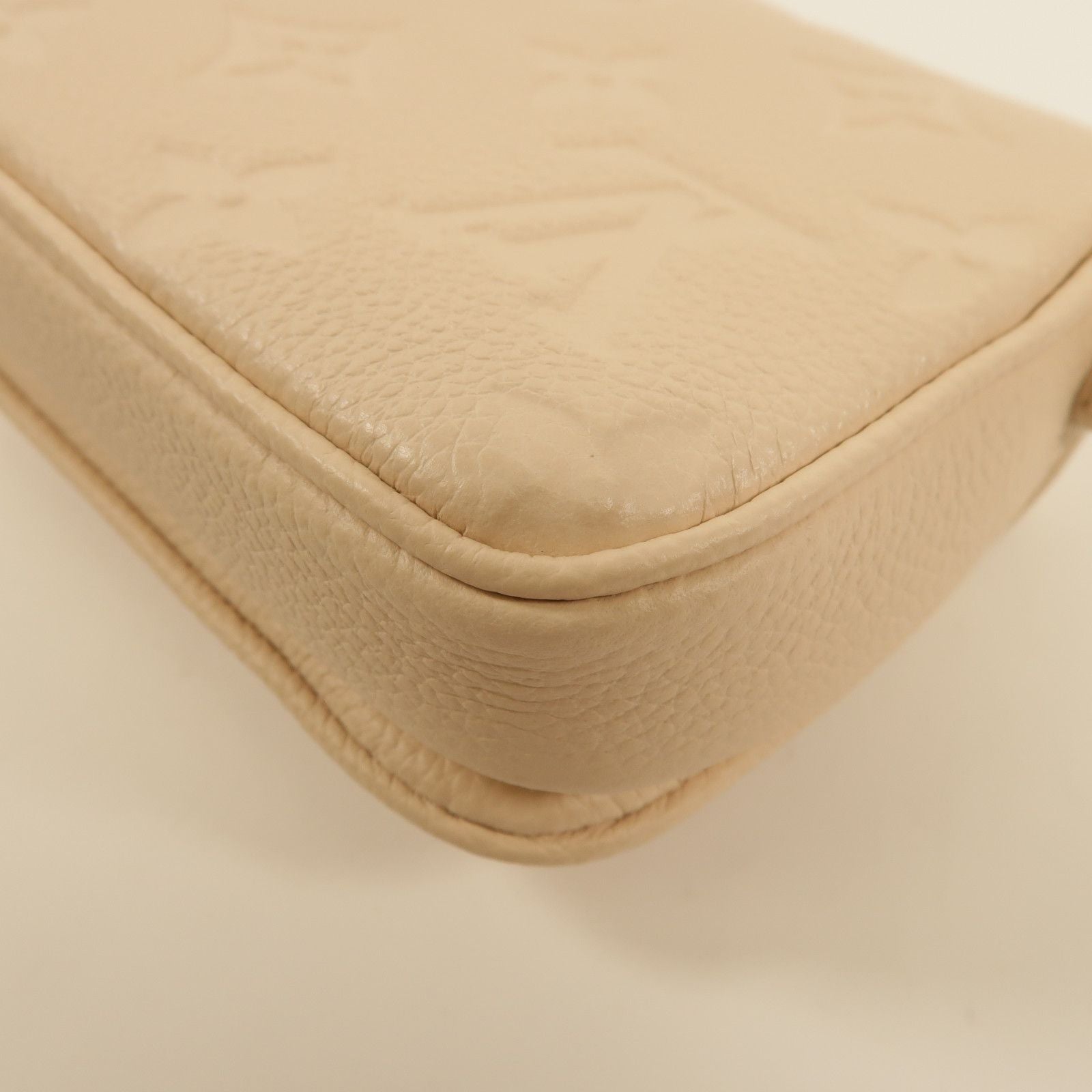 Louis Vuitton Empreinte Micro Metis Hand-turned Shoulder Bag Beige 2way Shoulder Bag M 81390