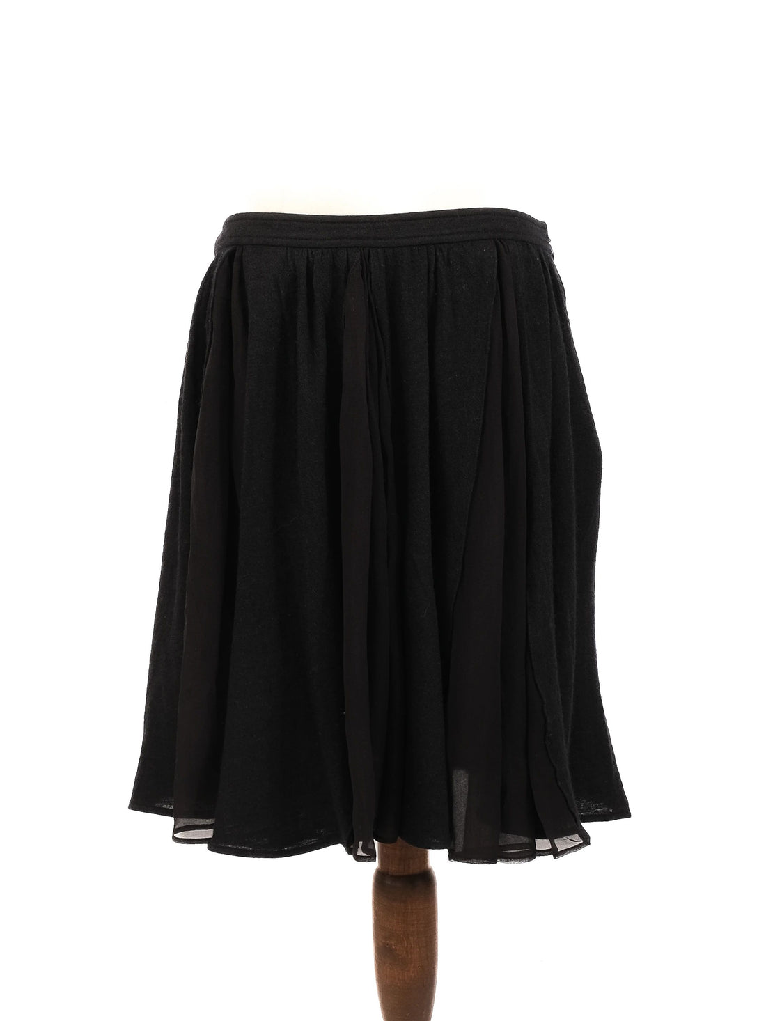 Excellent Burberry Black Wool Skirt Size S with Pleated Design