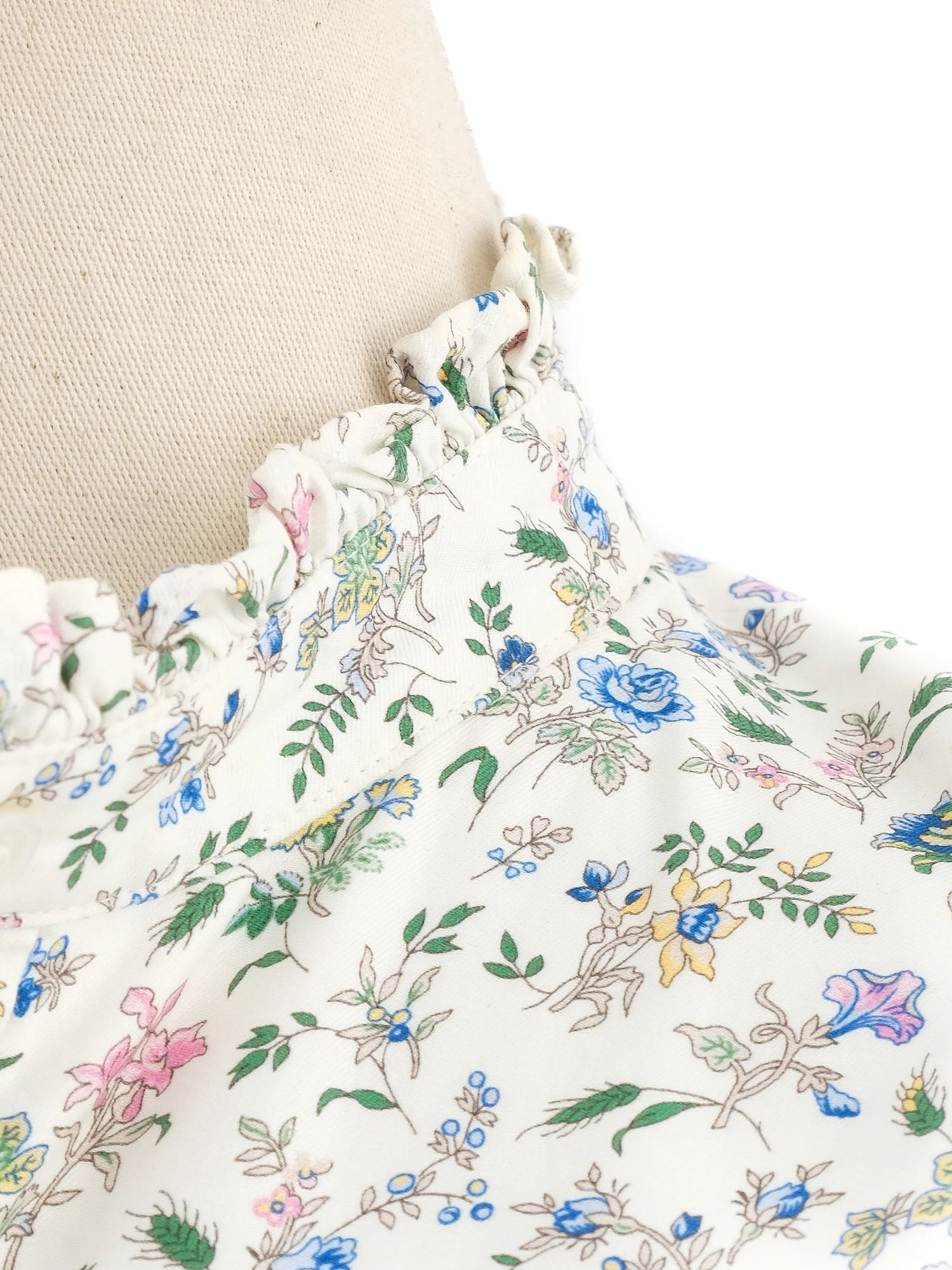 Weekend MaxMara Floral Blouse White Ruffled Collar Size M