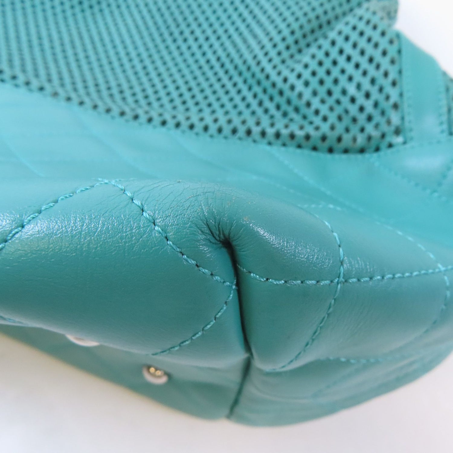 Chanel Green Diamond-shaped Sheepskin Leather Chain Shoulder Bag Silver Cross Shoulder Back