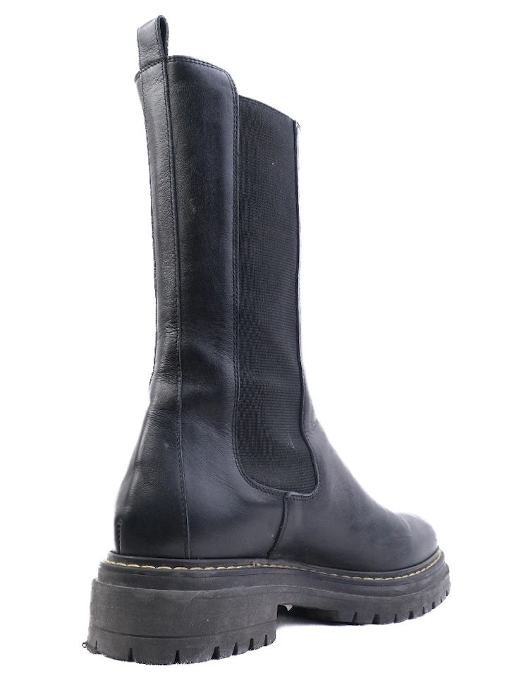 Excellent Pinko Black Leather Ankle Boots with Rugged Sole