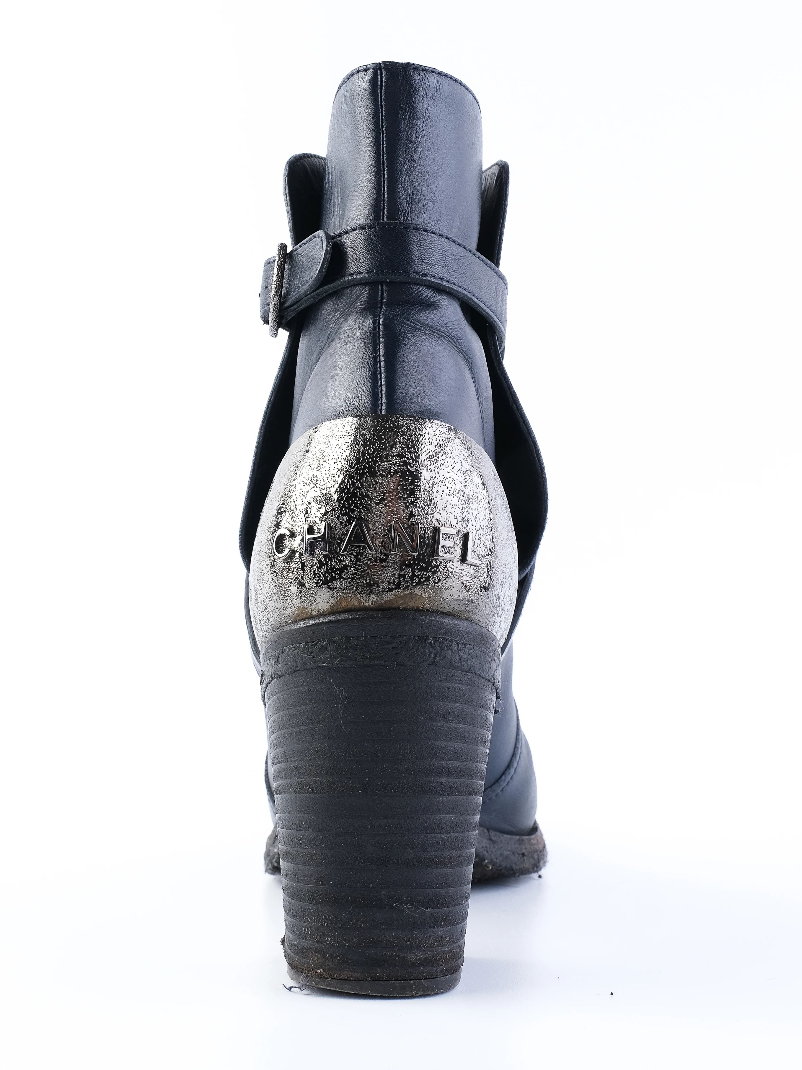 Excellent Chanel Black Leather Ankle Boots with Block Heel Size 38.5