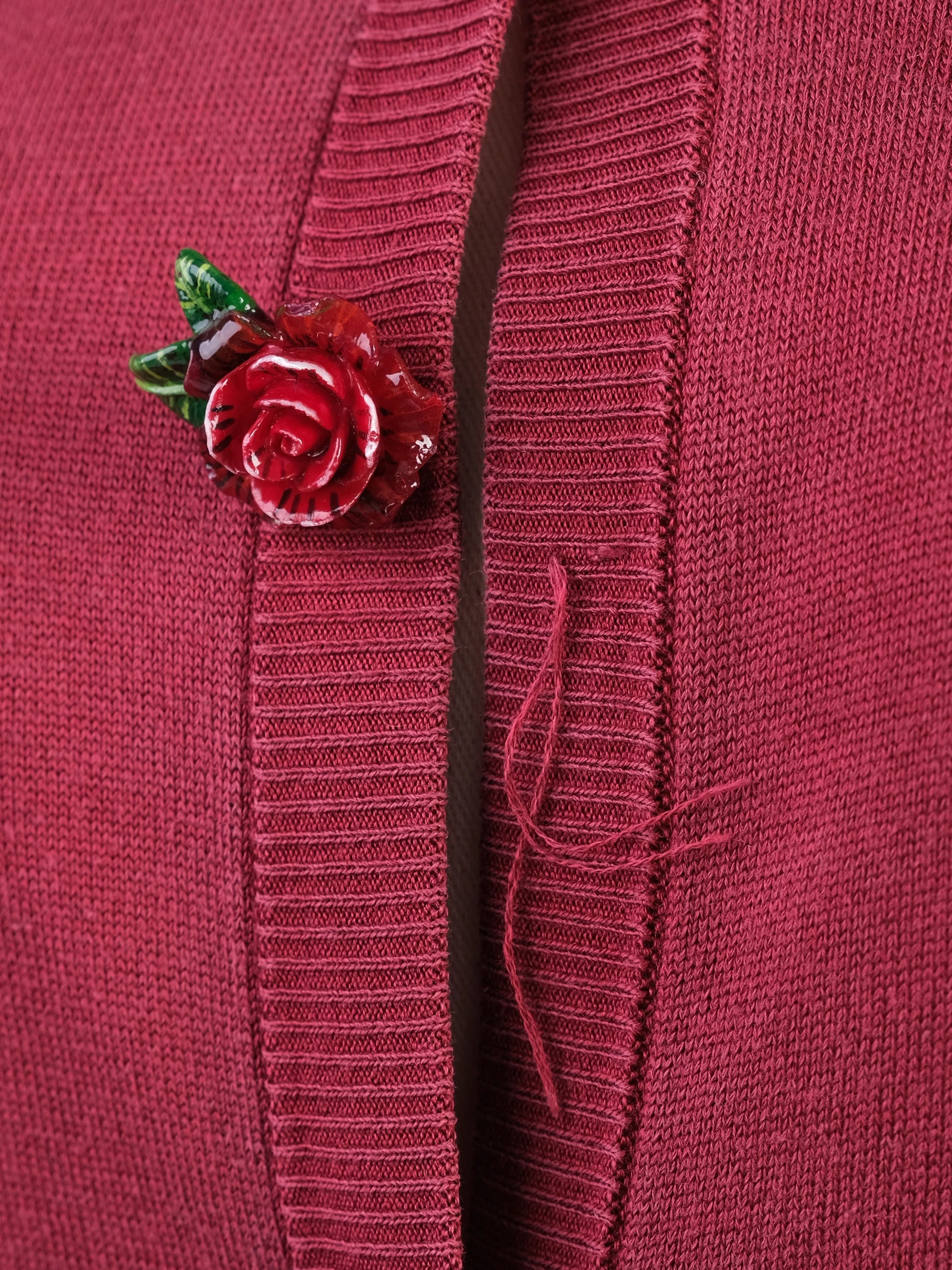 Excellent Dolce Gabbana Red Silk Cardigan Size M with Floral Buttons