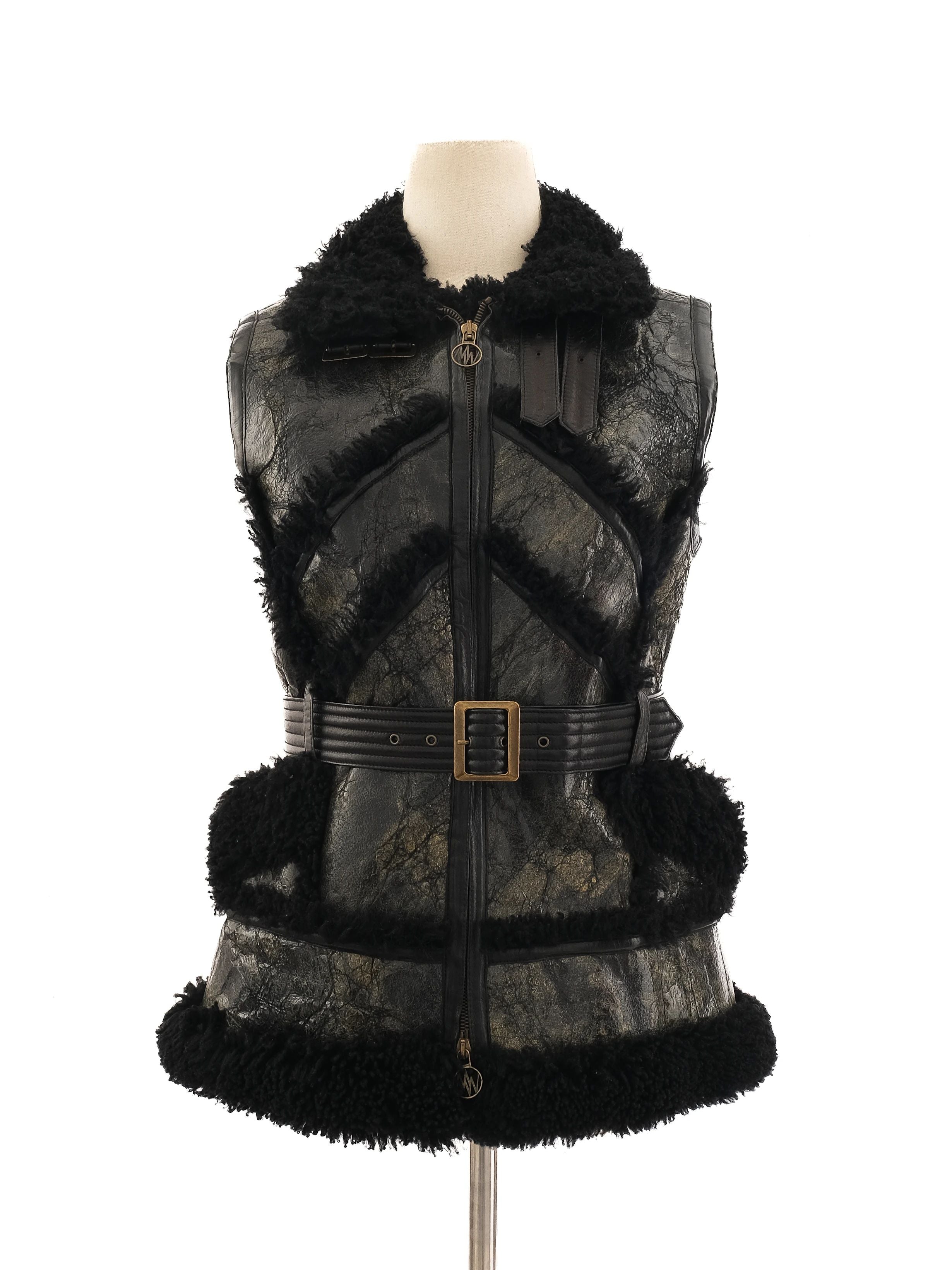 Excellent Black Leather Sleeveless Vest Size L with Fluffy Texture