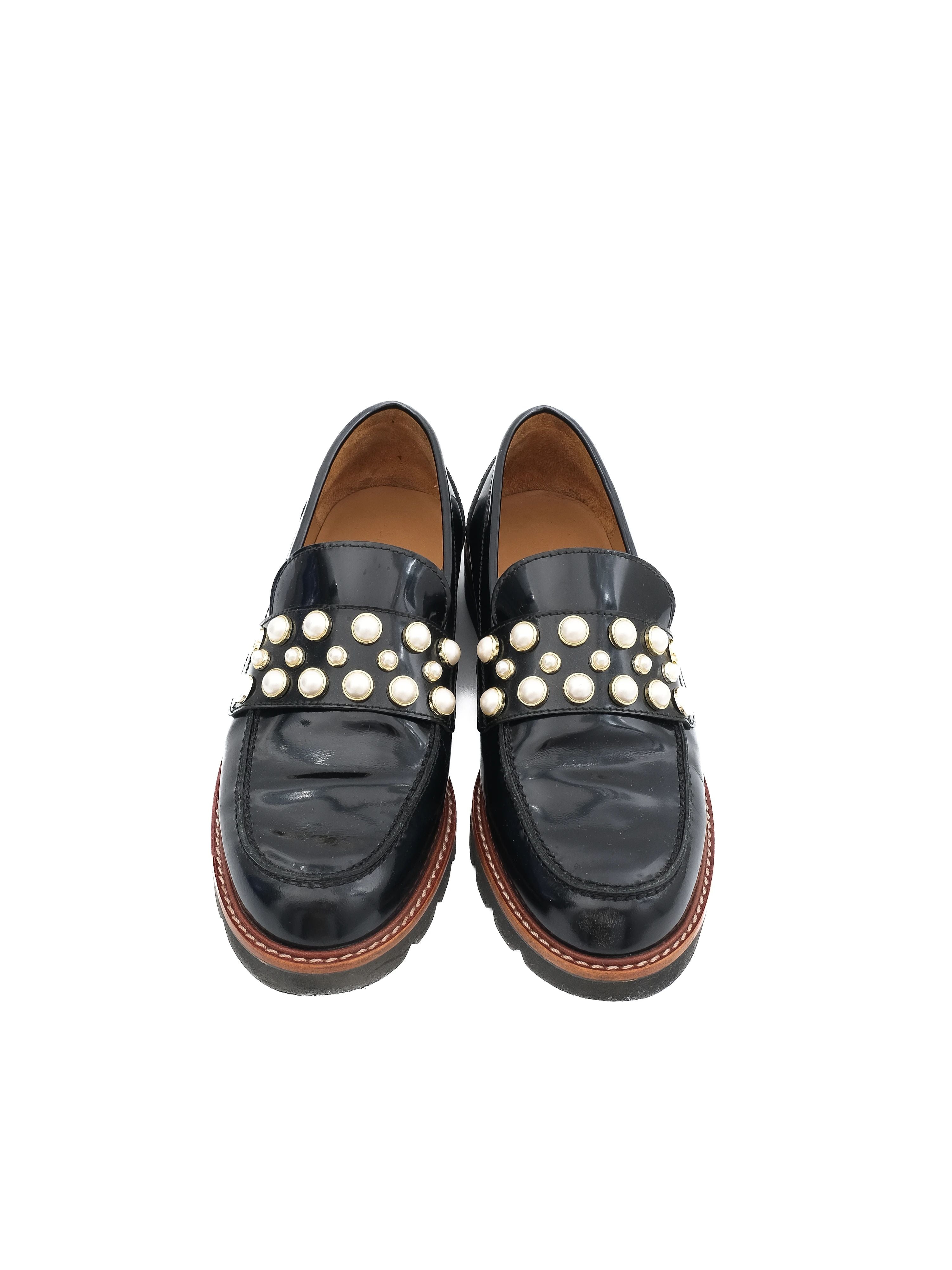 Excellent Stuart Weitzman Black Leather Loafers Size 36.5 with Pearls &amp; Studs