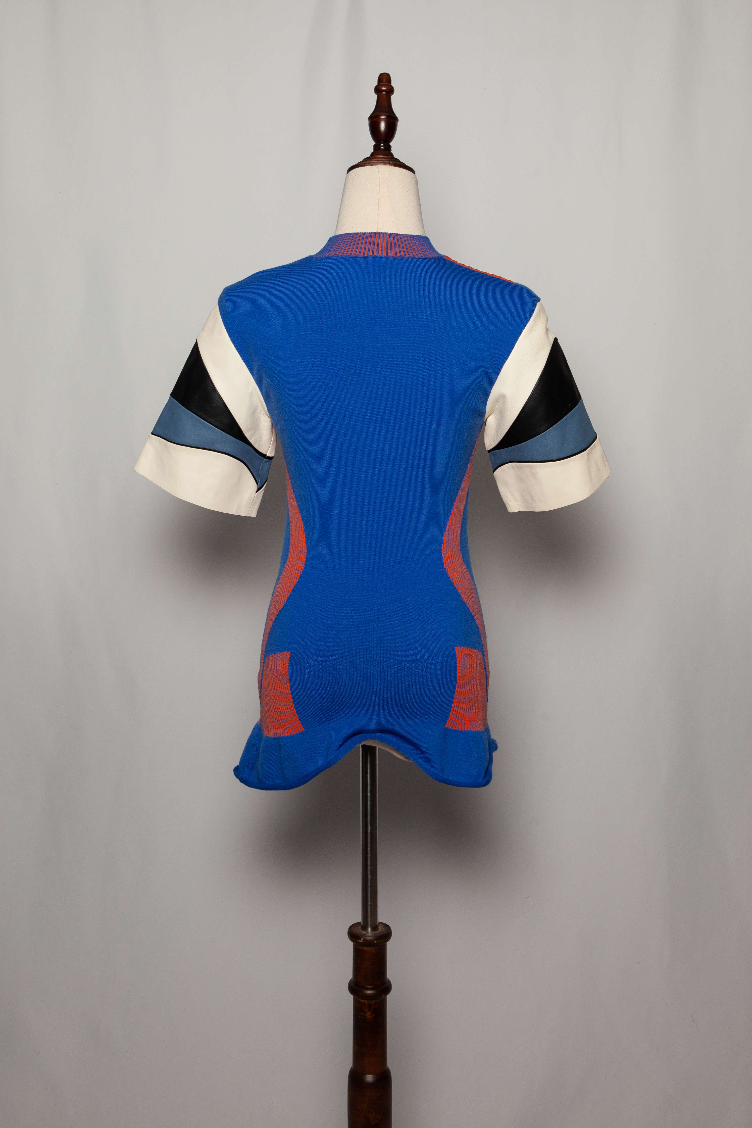 Excellent Louis Vuitton Blue Angora Wool Top with Abstract Patterns