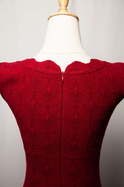 Excellent Alaia Red Cashmere Wool Dress with Scalloped Details