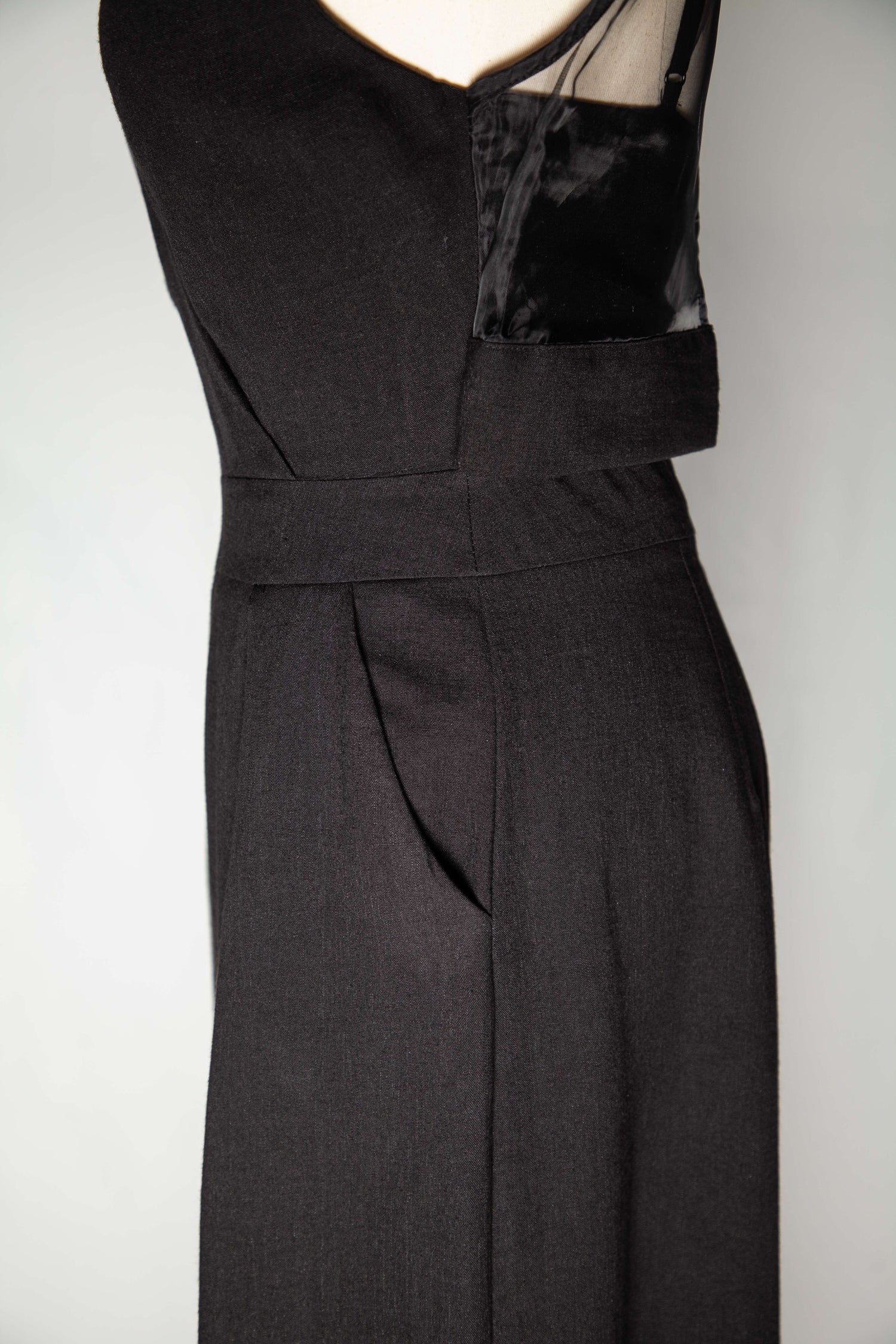 Excellent Barneys Newyork Black Sleeveless Dress V Neck Pleated Design