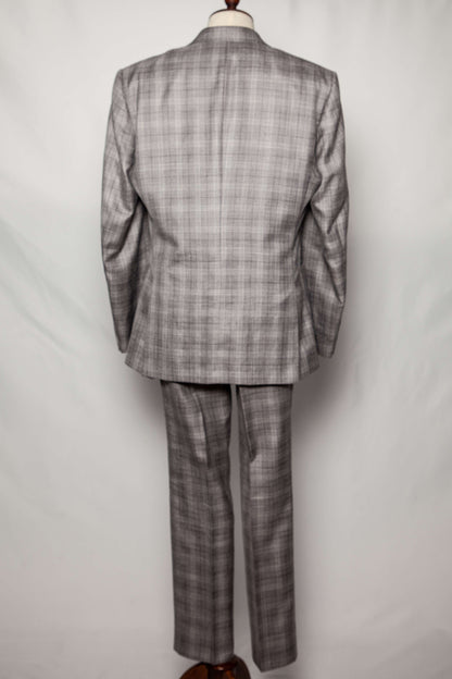 Good Gieves and Hawkes Gray Silk Plaid Suit Size S