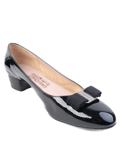 Excellent Salvatore Ferragamo Black Leather Shoes Size 40 with Bow