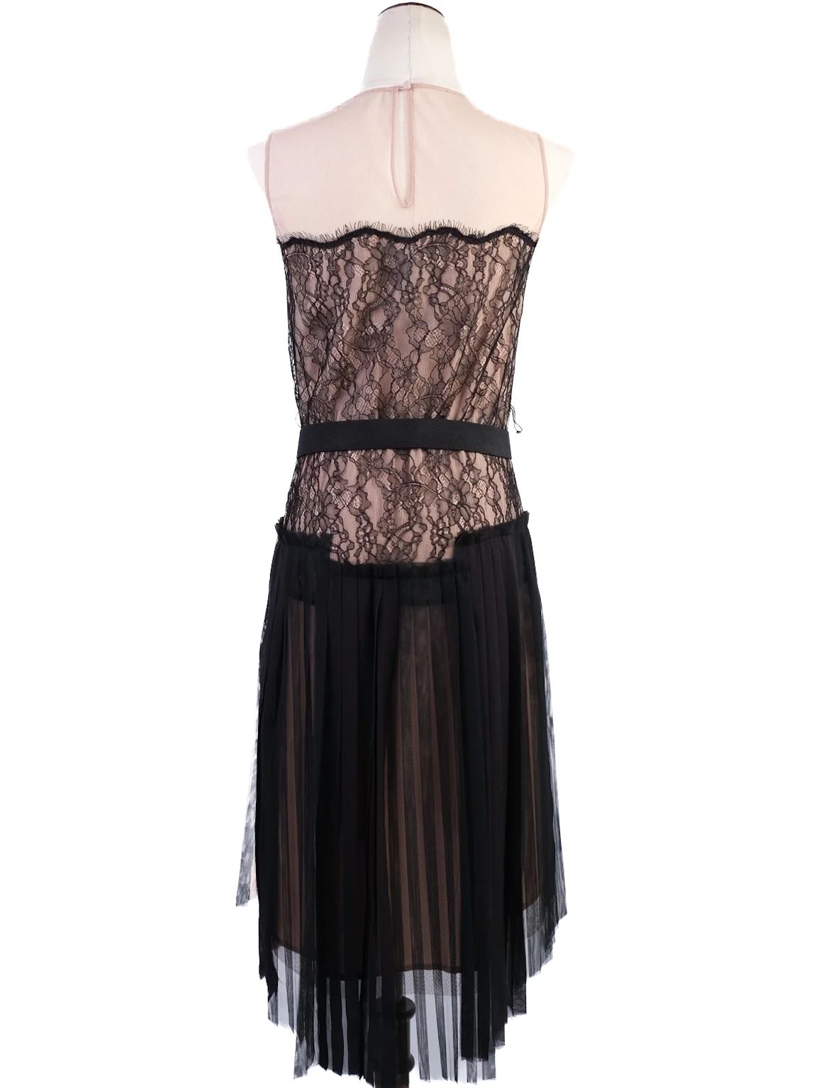 Excellent BCBGMaxazria Black Lace Dress XS with Pleated Skirt