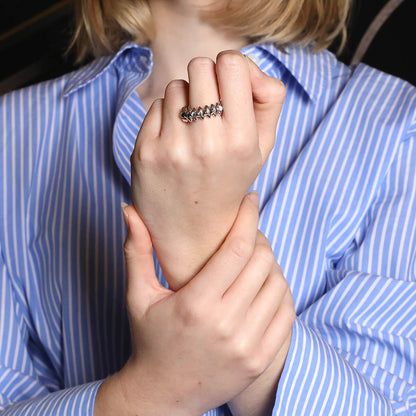 Cartier Clash gold ring