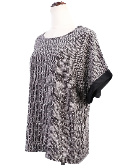 Excellent Vince Black &amp; White Silk Blouse Size M with Geometric Pattern