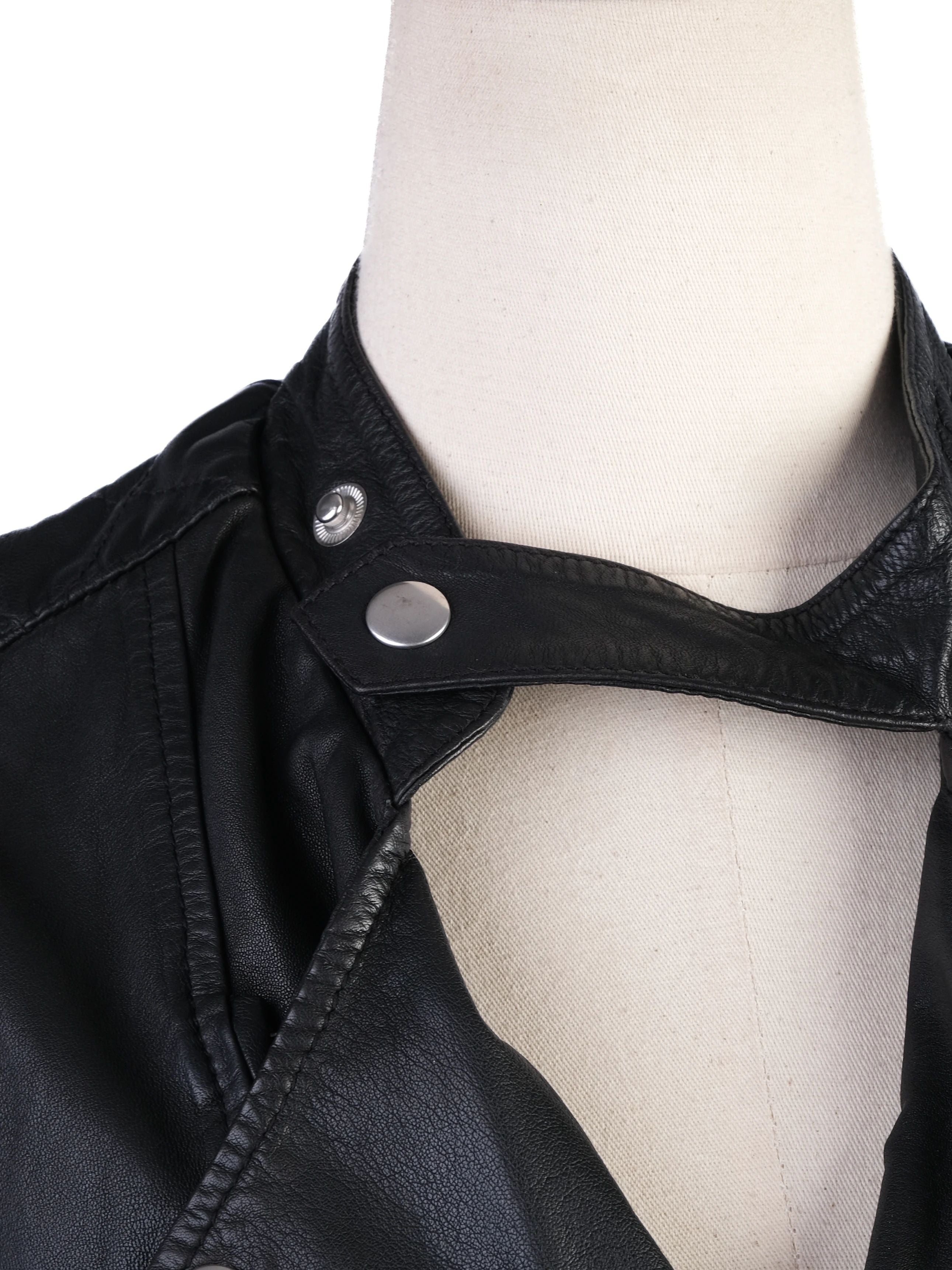 EXCELLENT High Black Leather Vest Size S Edgy Design with Zippered Pockets
