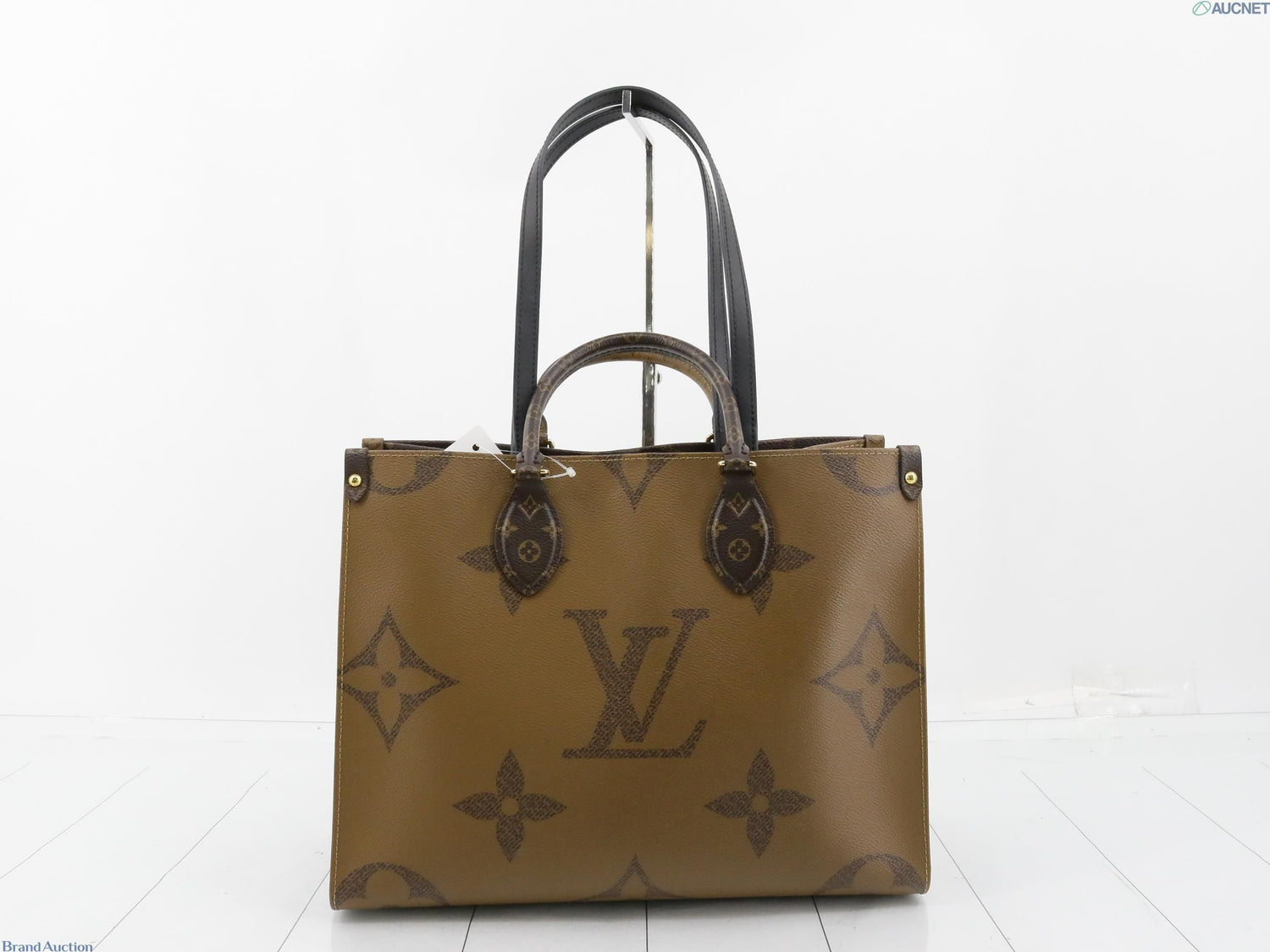 Louis Vuitton OnTheGo MM, Monogram Giant
