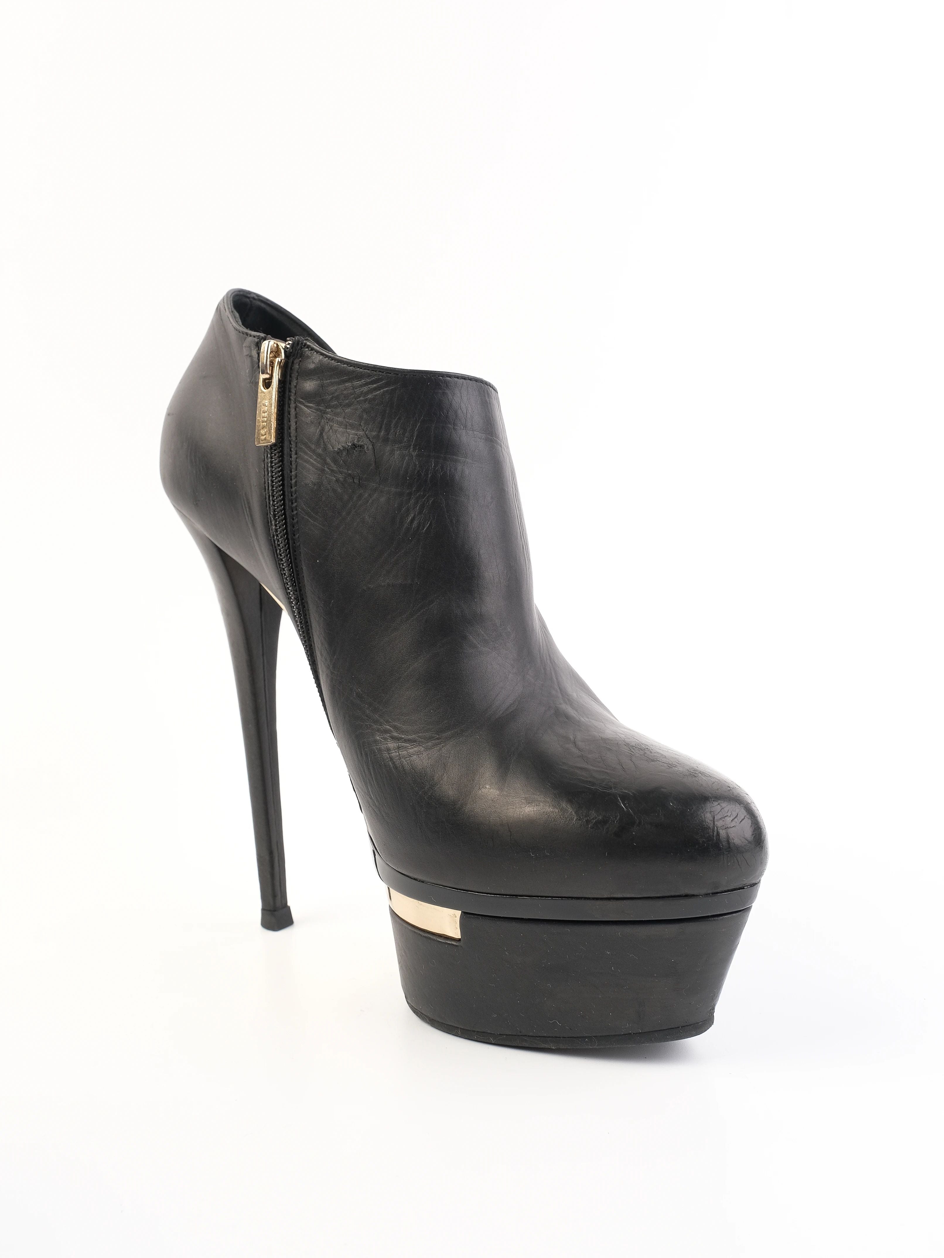Excellent Lesilla Black Leather High-Heeled Ankle Boots Size 39