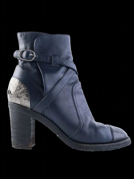 Excellent Chanel Black Leather Ankle Boots with Block Heel Size 38.5