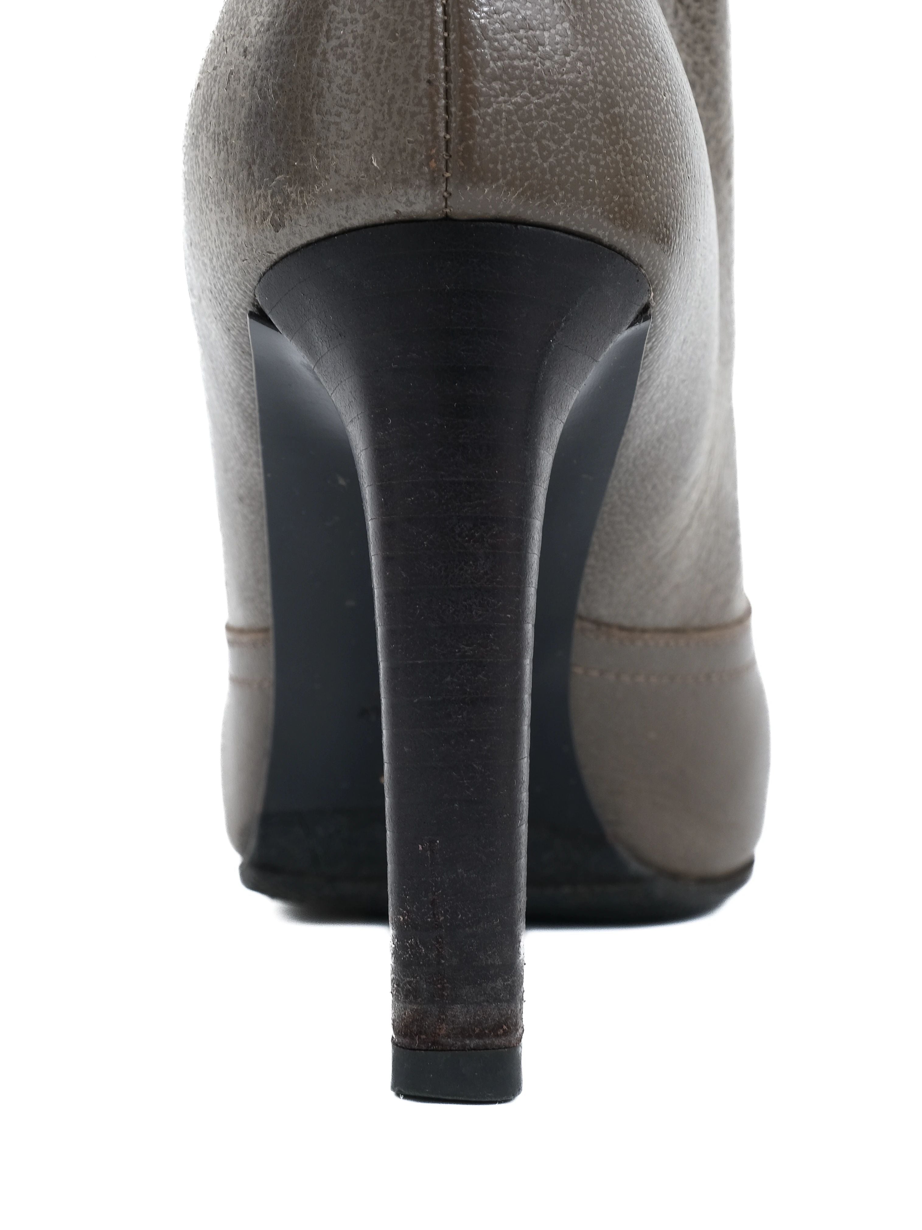 Excellent Giorgio Armani Gray Leather Knee-High Stiletto Boots Size 38.5