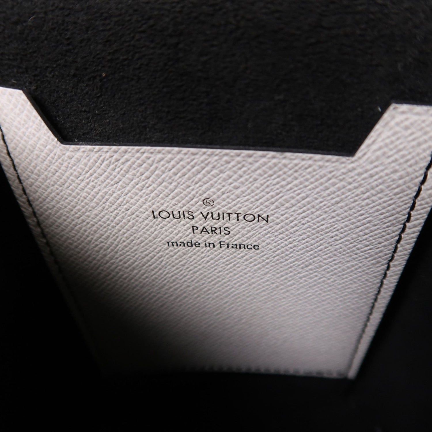 Louis Vuitton [gekiku] [yukei] Epi Phone Box Shoulder Bag White White Shoulder Bag M 68791