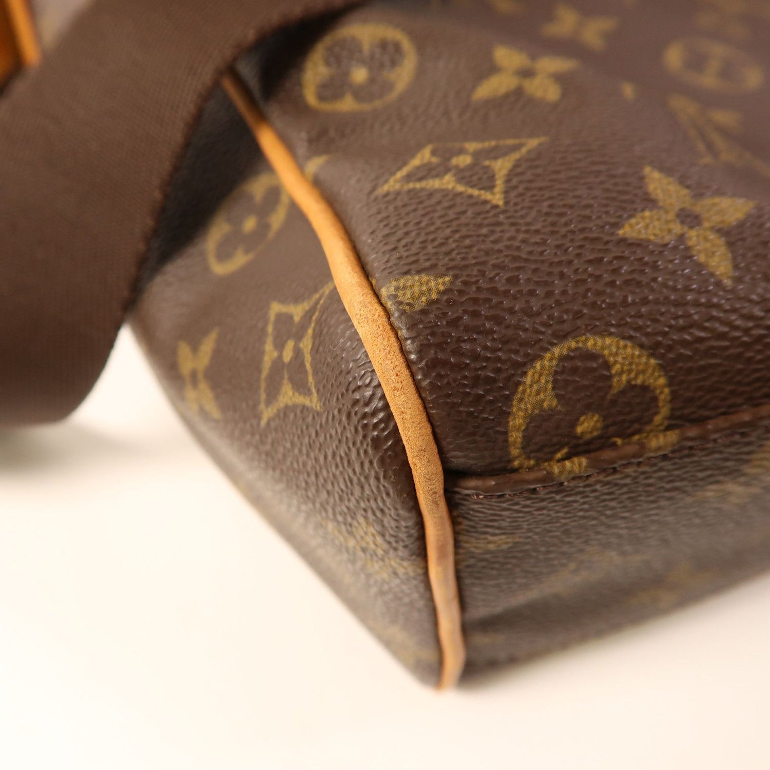 Louis Vuitton Abbesses Messenger, Monogram
